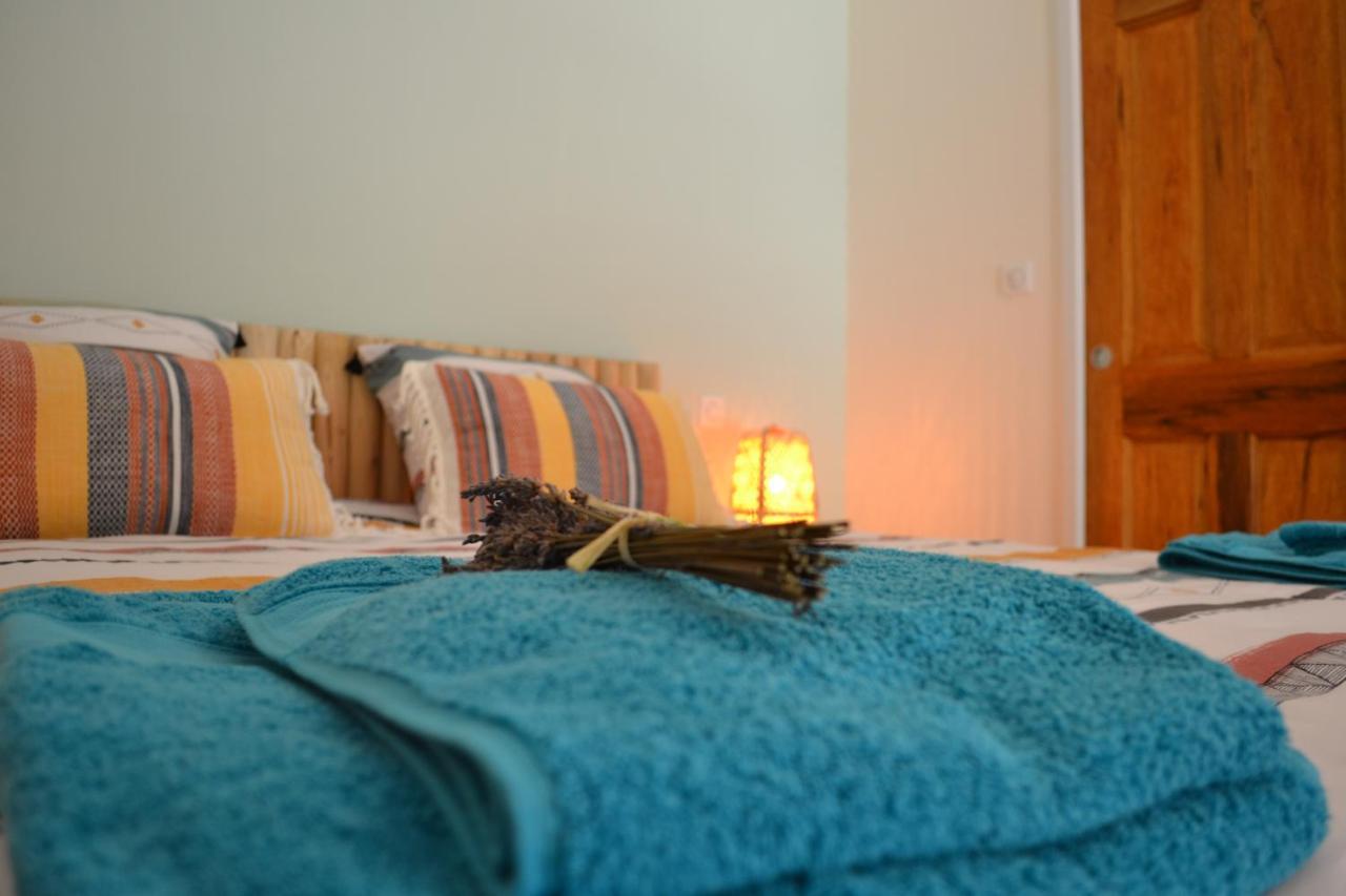 La Romagnolette Bed & Breakfast Saint-Restitut Ngoại thất bức ảnh